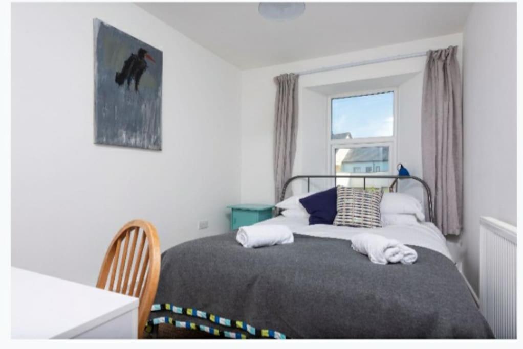 Beautiful And Bright !! Town/Harbour Apartment #2 Penzance Kültér fotó